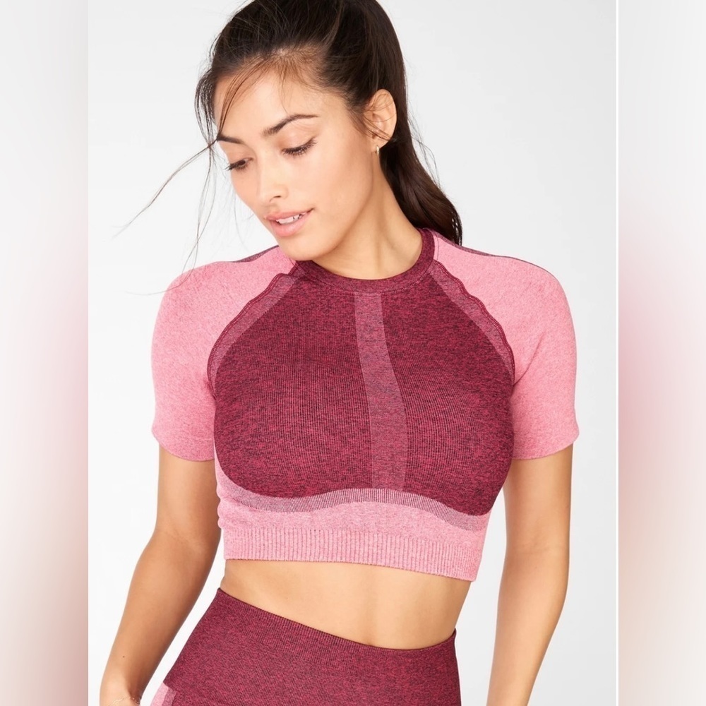 ✨NEW✨ Fabletics crop top Size Medium